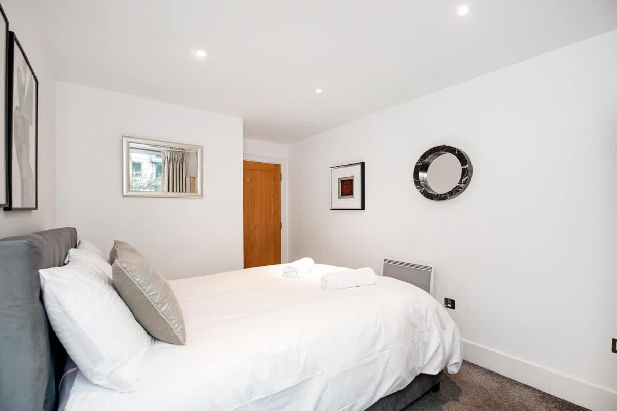 Apartment 2 Bed With Large Terrace *