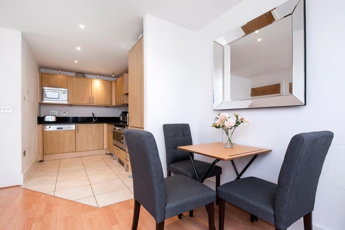 Apartment 2 Bed With Large Terrace London