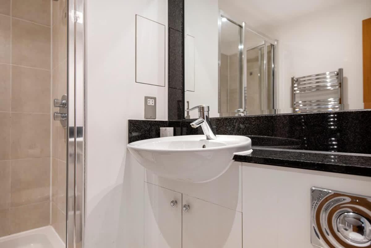 2 Bed With Large Terrace Apartment