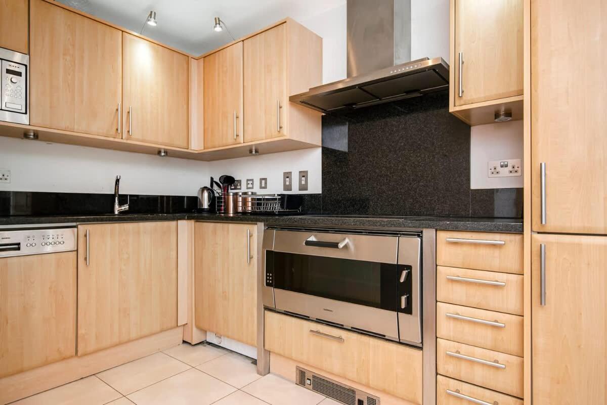 2 Bed With Large Terrace London