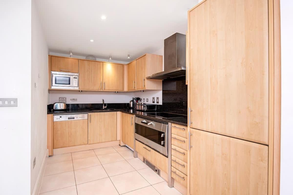 Apartment 2 Bed With Large Terrace
